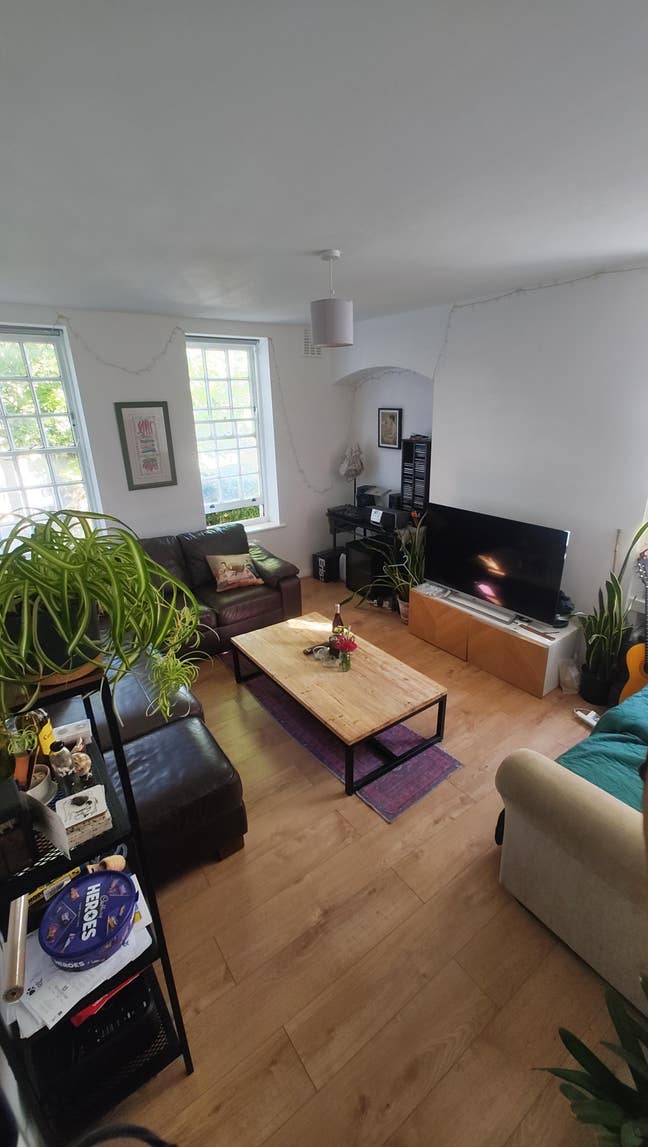 New flatmate wanted !!! Main Photo