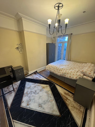 Room In Tyseley  Main Photo