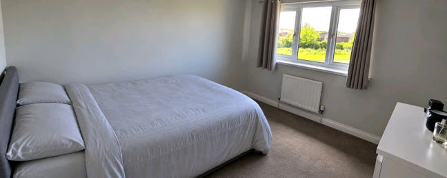 Room in home Main Photo