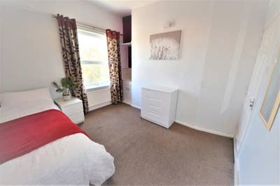 Large Double Room  City Centre  Main Photo