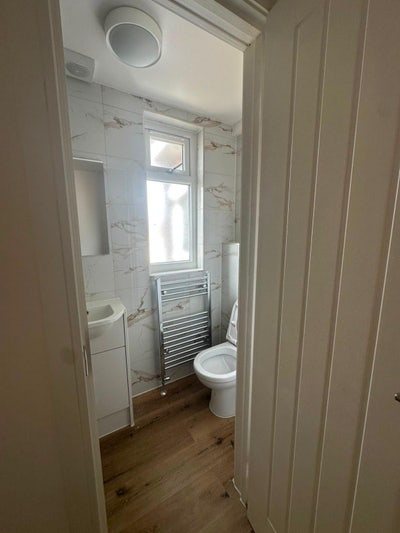 Room to let with Ensuite Main Photo