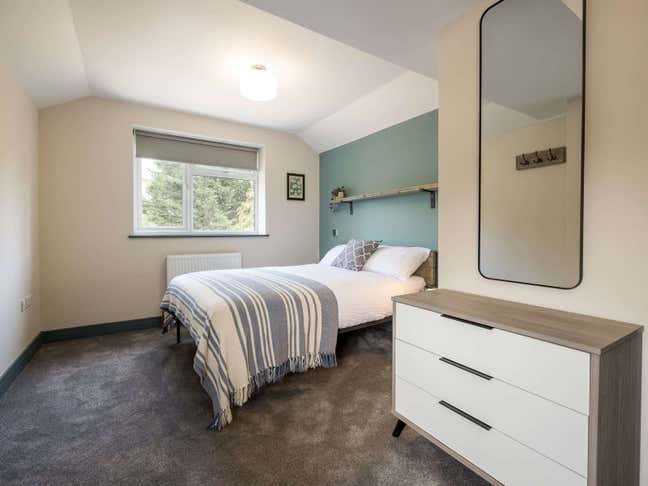 Ensuite Rooms Available 🏡 Borrowmead Road Main Photo