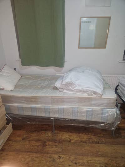 Medium size room Main Photo