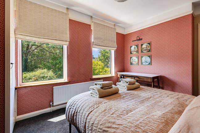 Short-Term Stylish Double Room, Bills included Main Photo