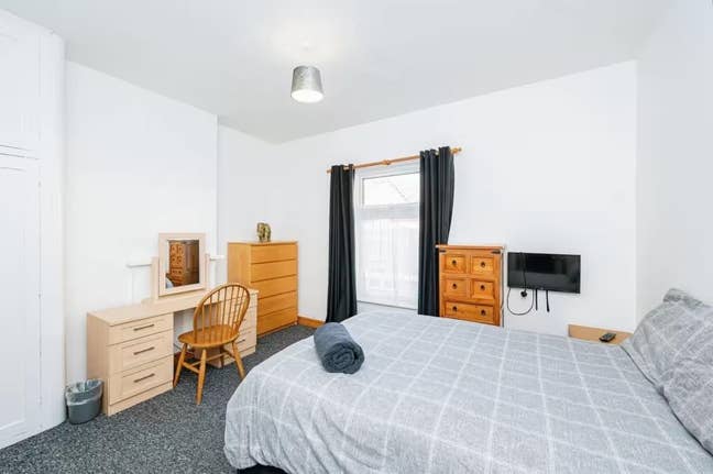 Rooms to rent in 5 bedroom Kettering House Main Photo