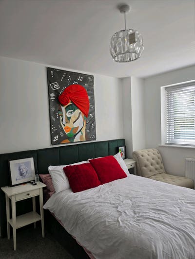 Home away from home - Aylesbury  Main Photo