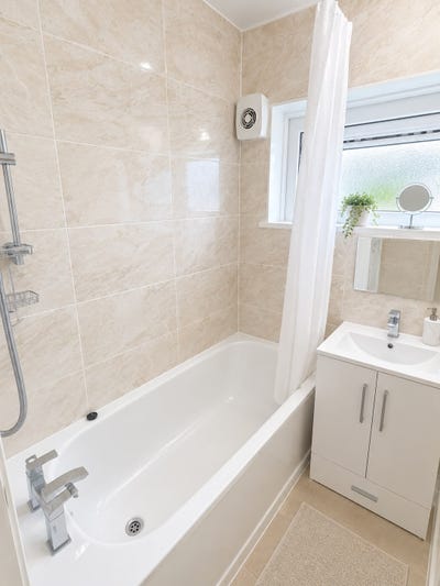 3 bedroom flat available for rent in E3 4EL  Main Photo