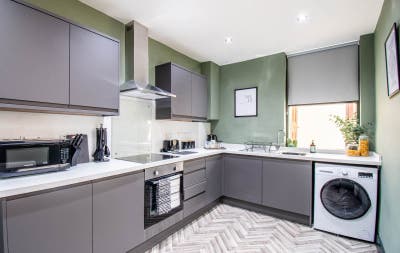 Luxury En-Suite Rooms Available – S3 Main Photo