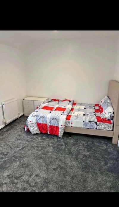 Room to rent Main Photo