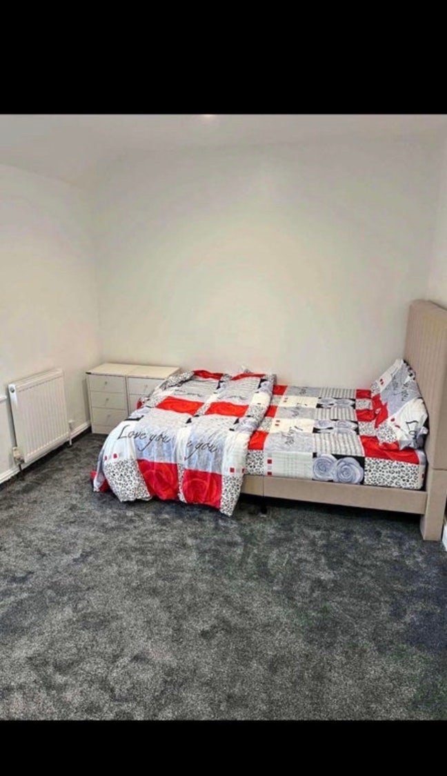 Room to rent Main Photo