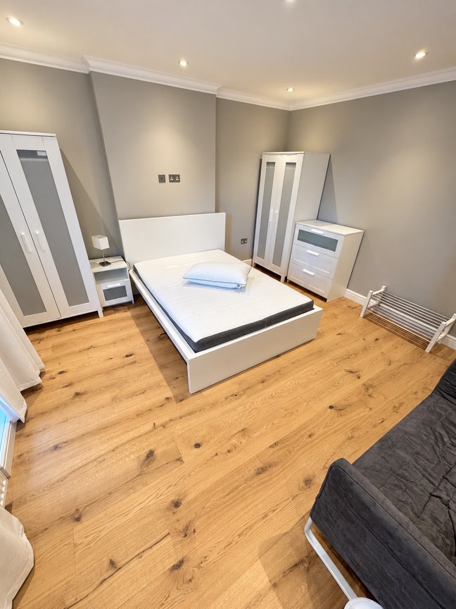 Double room in Sloane square Chelsea Bills include Main Photo