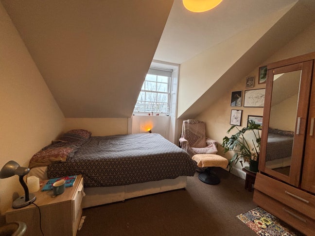 Nice cosy quiet room in Leith 3-4 month sublet Main Photo