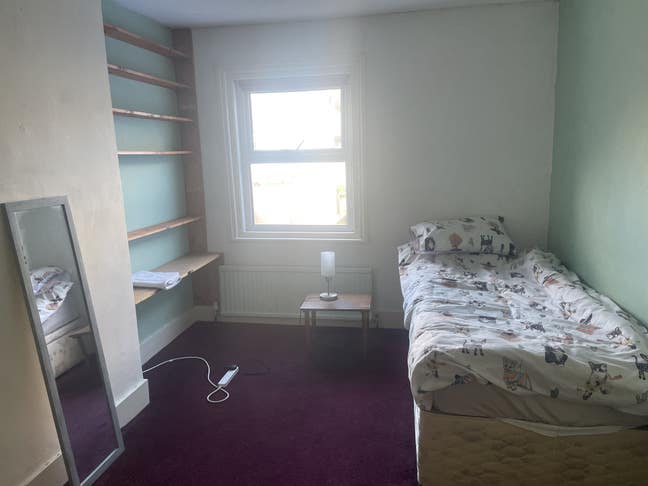 Room available. Seaside area. Main Photo