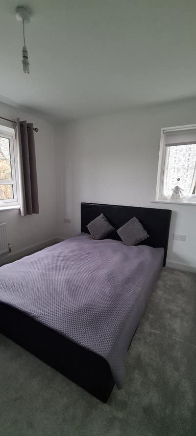 Single or Double Room Available – Chertsey Main Photo