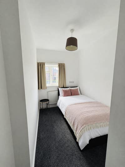 Ensuite Room Available - All Bills Included 0%Dep Main Photo
