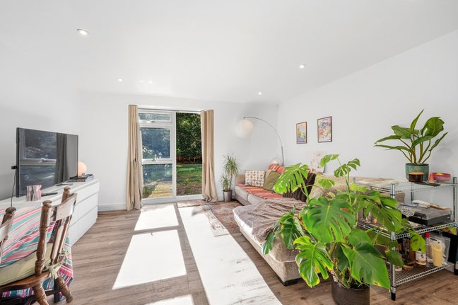 Beautiful one bed flat in Wimbledon Main Photo
