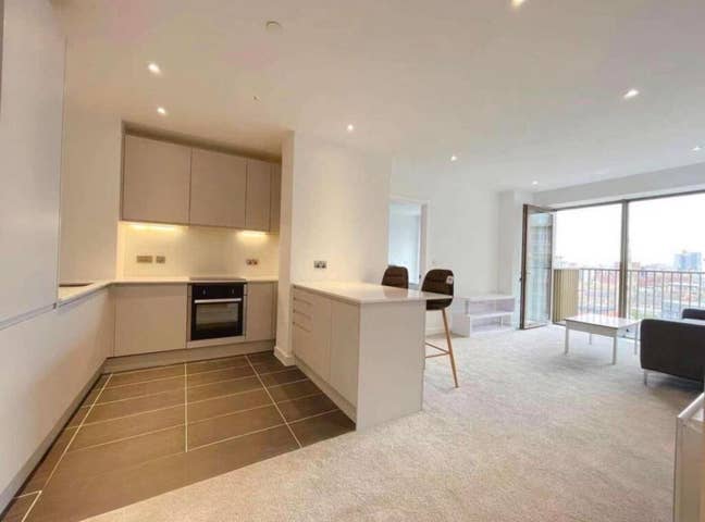 Looking for a flatmate to move in around 6th Nov Main Photo