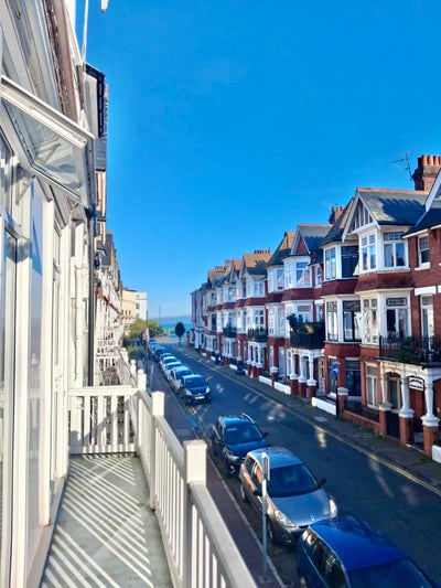 ❤️Studio Flat ❤️Sea Views Balcony🌊Town Centre❤️ Main Photo