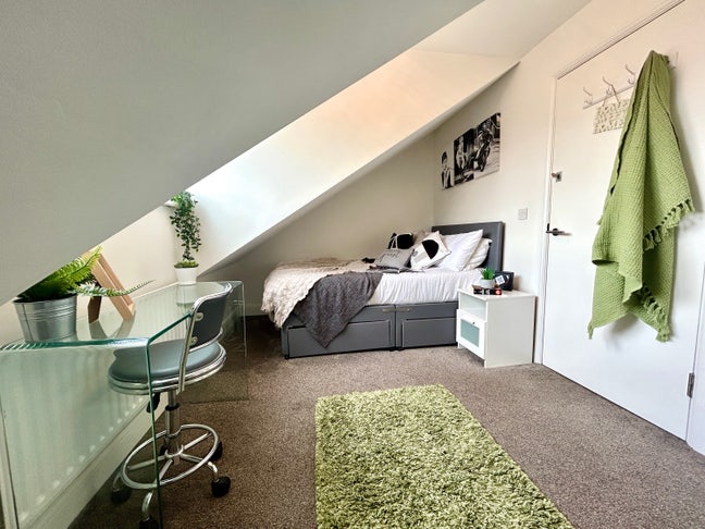 Welcome to Rhouse, Your New Home 💚👋 Main Photo