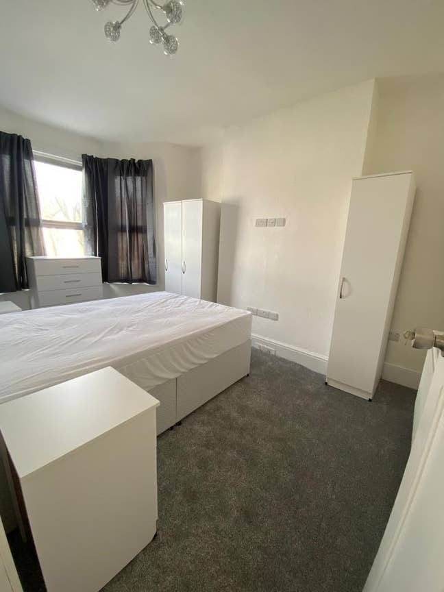 Single Room Quiet Flat 1 mins to Jubilee Line Main Photo