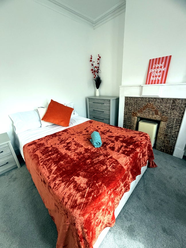 ✨ Friendly House Share | Bills Included | &pound;100 Dep Main Photo