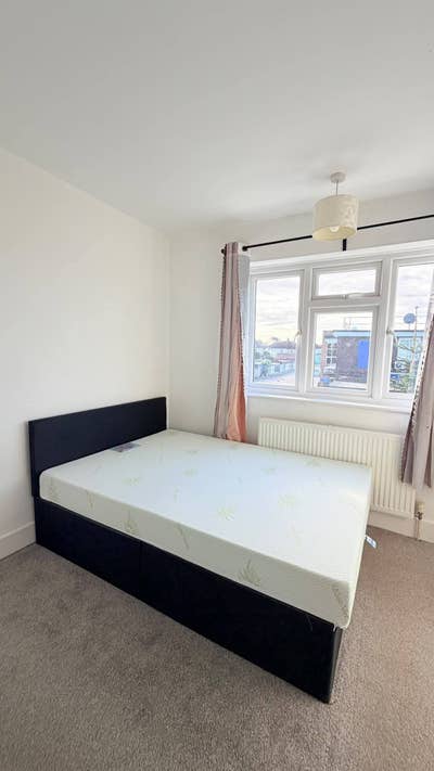 2 Rooms Available In Same House  Main Photo