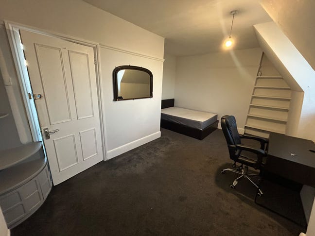 Large room above our pub available  Main Photo