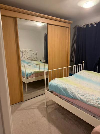 En-suite master bedroom in a 4-bed detached house Main Photo