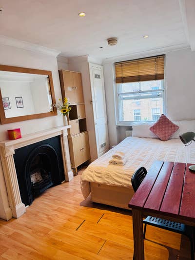 Bright Double Room close to Vauxhall station  Main Photo