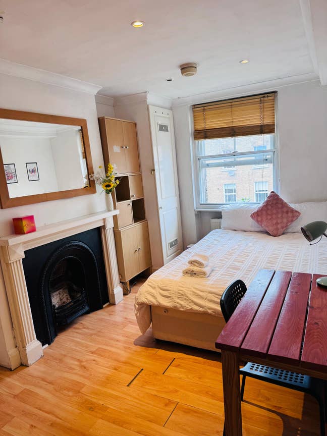 Bright Double Room close to Vauxhall station  Main Photo