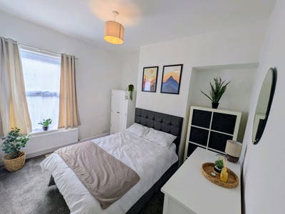 Modern Double Room – Bills Included – No Deposit Main Photo