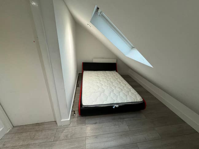  Double Bed Loft Room with Personal WC in Harrow  Main Photo