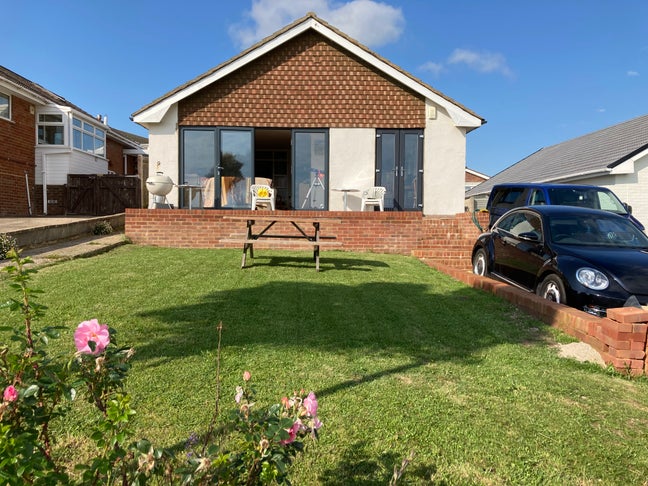 Small double or twin room available Main Photo