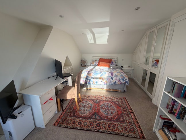 Large Double bedroom with En-Suite Main Photo