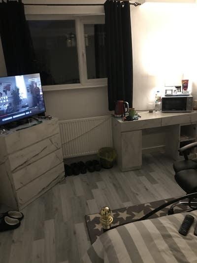 Double bedroom with en suite Main Photo