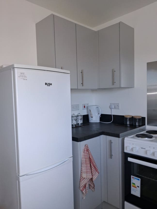 Lovely room to rent  Main Photo