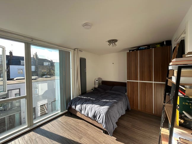 Double Room with ensuite in perfect location  Main Photo