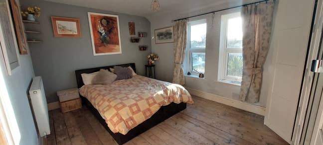Double spacious room in shared house  Main Photo