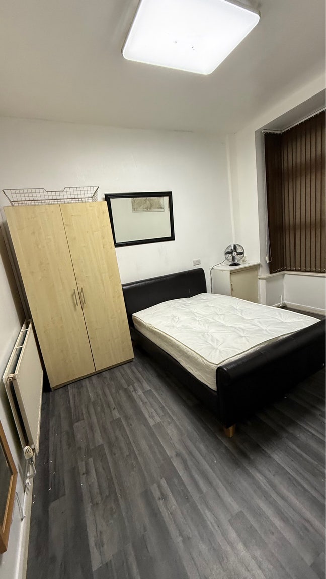 Room for rent Main Photo