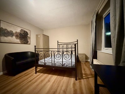 Double Room Near City Centre  Main Photo