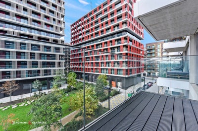 1 room in a 2bedroom apartment for rent  Main Photo