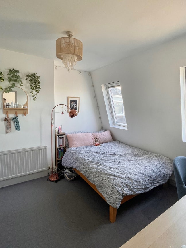 Sunny En-Suite Room with Rooftop Terrace  Main Photo
