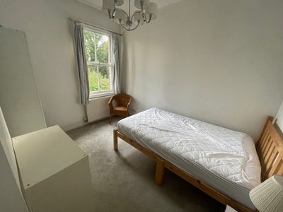3rd bedroom in a house Main Photo