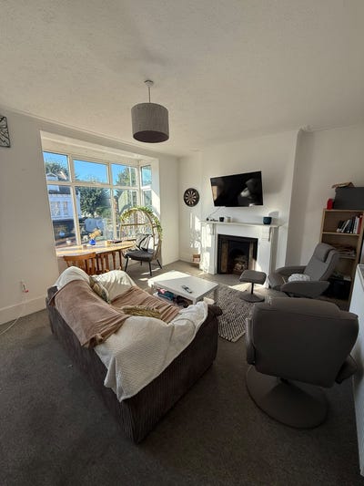 Double Room Available Main Photo
