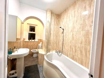 Furnished Double Rooms for Rent - Wood Green N22 Main Photo