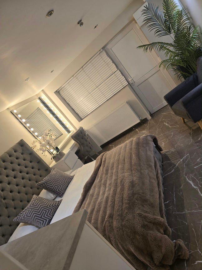 1bedroom studio apartment, fully furnished  Main Photo