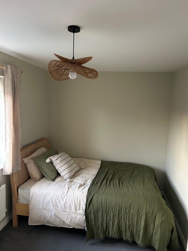 Modern double room in a lovely lovely home  Main Photo