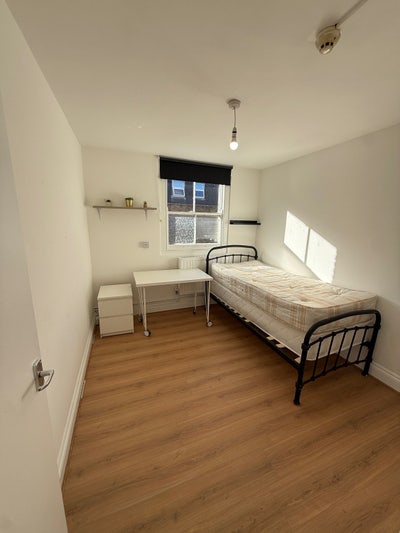Modern 1 bedroom apartment to rent in Hoxton  Main Photo