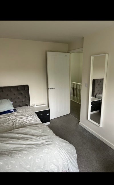 Spacious Double Room Available – Bradford BD2 Main Photo