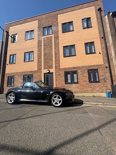 Modern Flat Luton Centre Main Photo